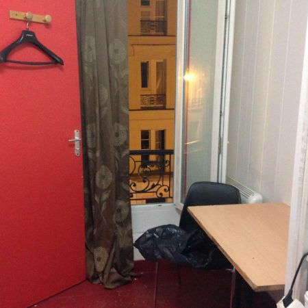 Hotel Cyrano Voltaire Paris Exterior photo
